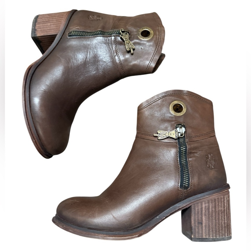 Fly London 37 (6.5-7) Mint near new Brown Leather Ankle Boots with Metal Eyelets